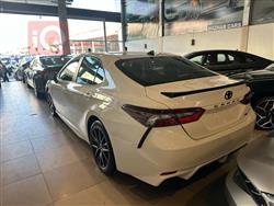 تۆیۆتا کامری